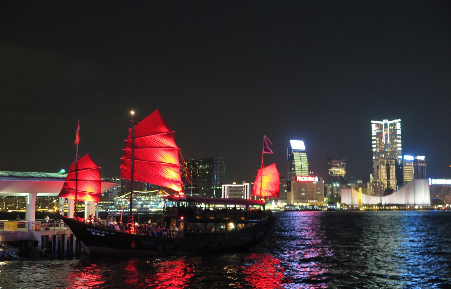 Hong-Kong-Harbour-2015
