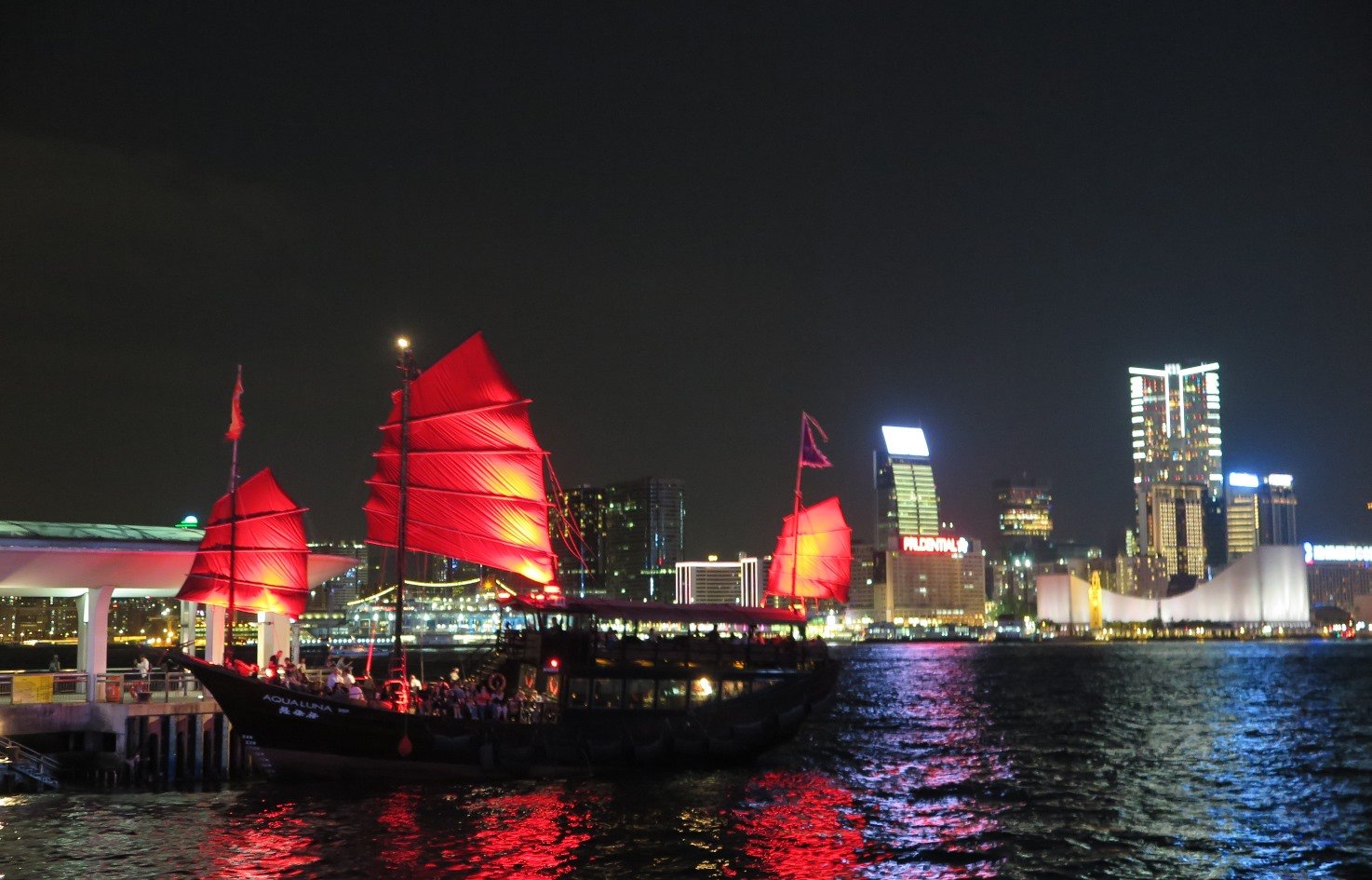 Hong-Kong-Harbour-2015